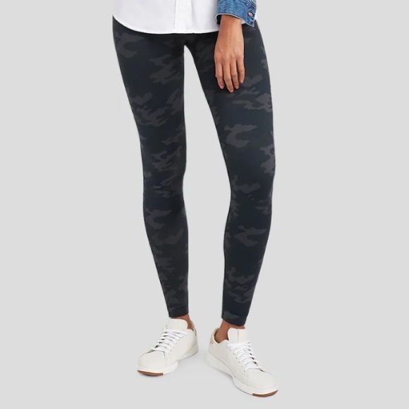 SPANX Look At Me Now Leggings - Black Camo - Picture 3 of 5